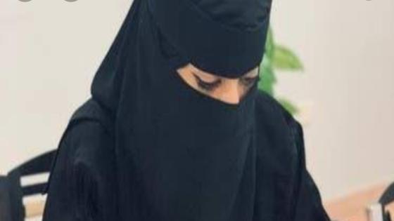 سعودية تحدت قصر قامتها بأنها تمتاز بذلك وان اختلافها هو سر تميزها